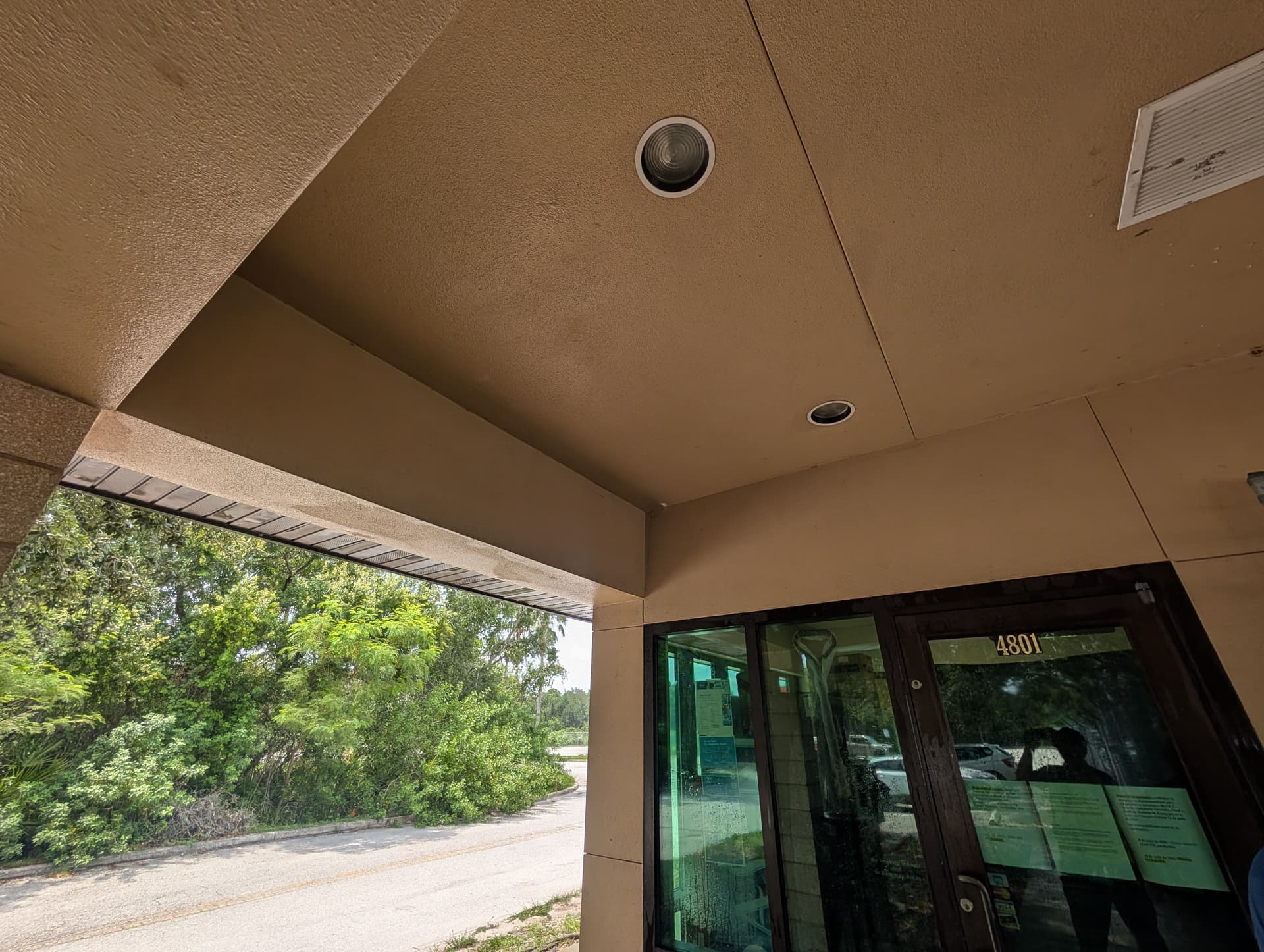 Gallery photos for Commercial Break Area Cleaned of Webs, Larvae, and Built-Up Grime: Image #4