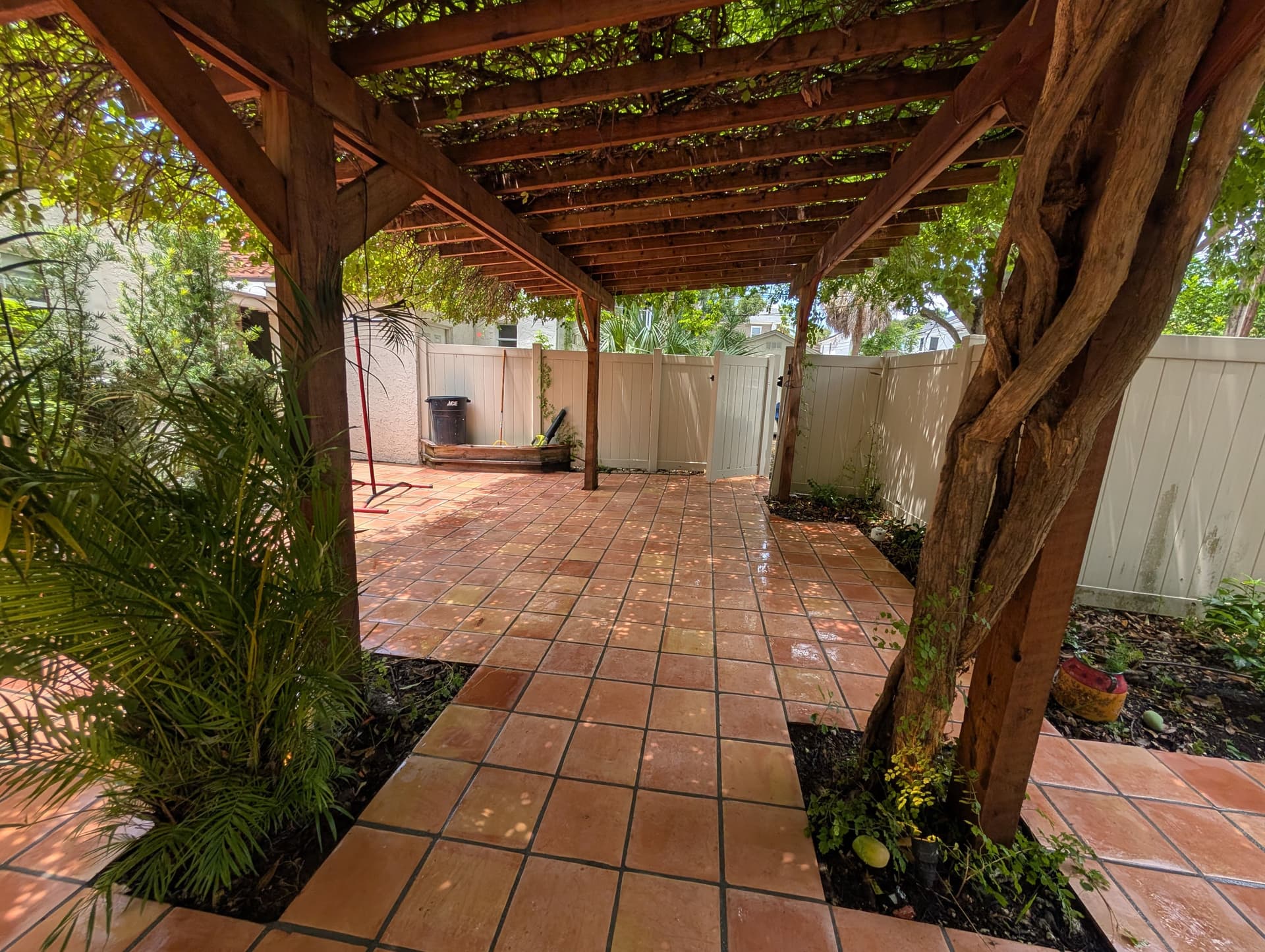 Gallery photos for St. Pete Courtyard Patio Pressure Washing and Cleanup: Image #5