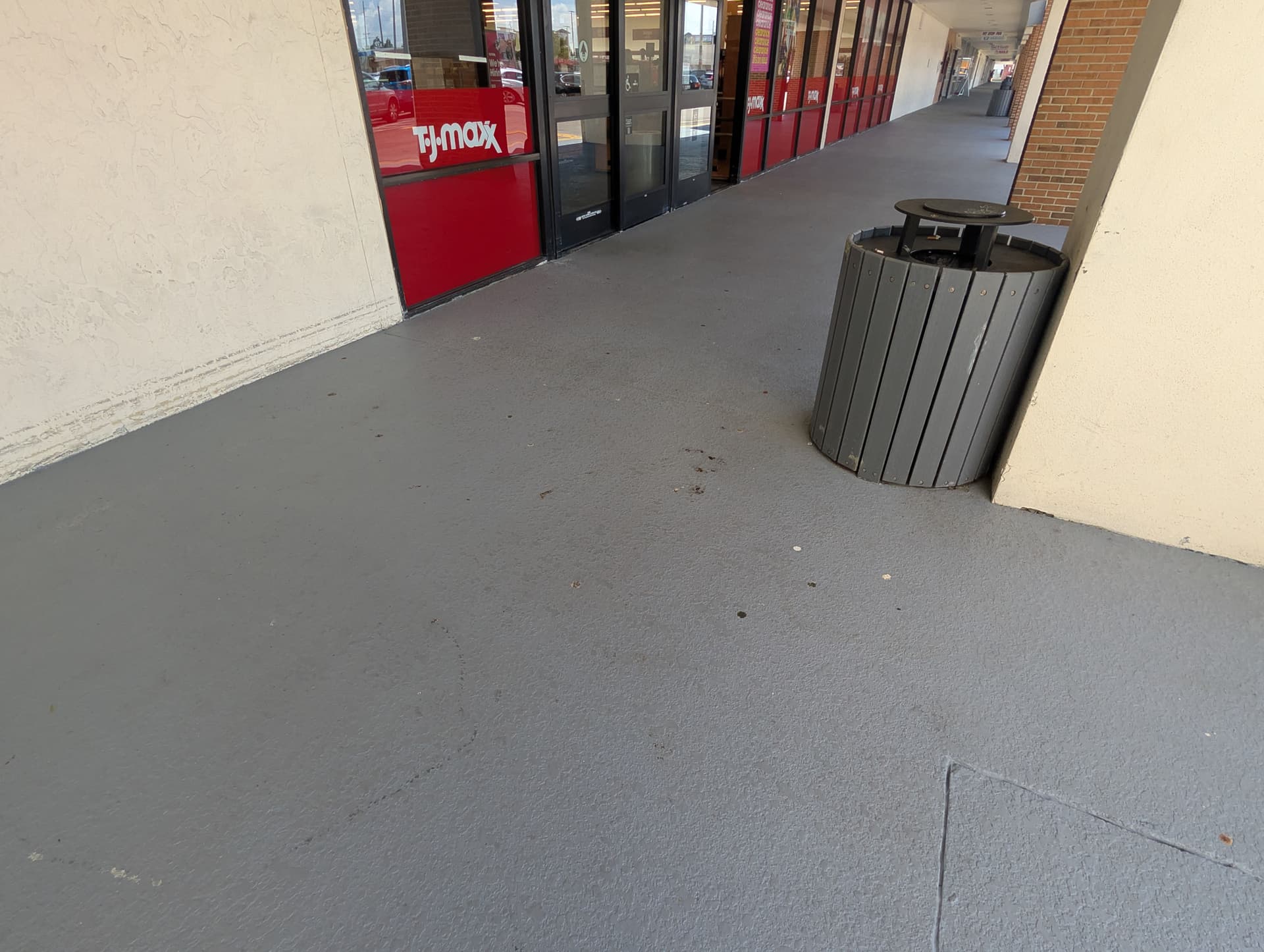 Gallery photos for Storefront Pressure Washing and Window Cleaning at Tampa TJ Maxx: Image #5
