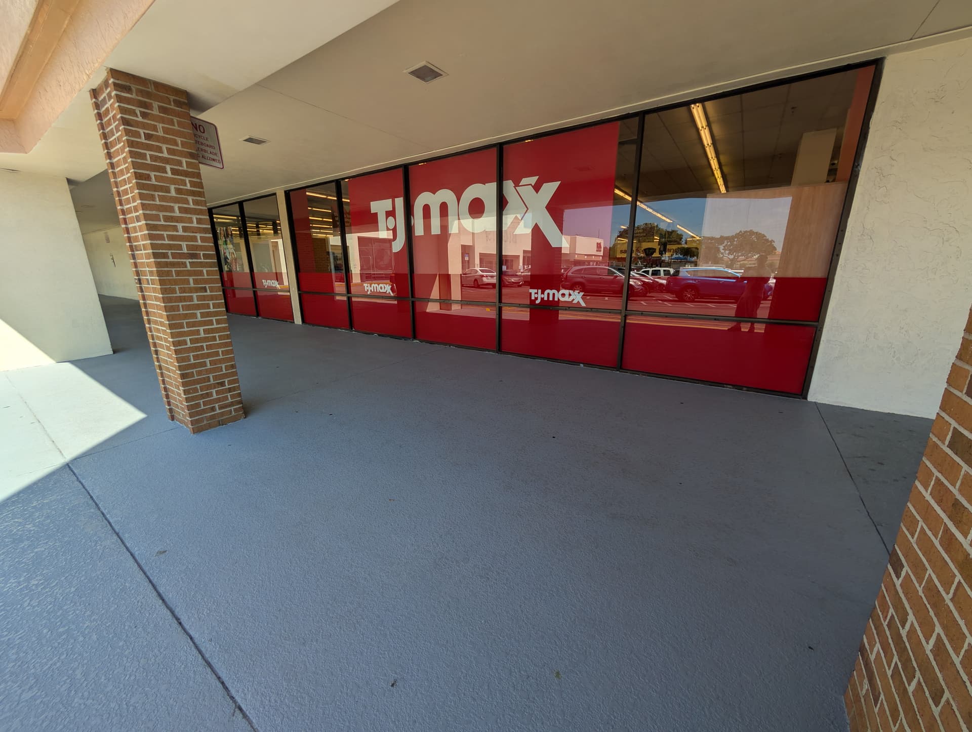 Gallery photos for Storefront Pressure Washing and Window Cleaning at Tampa TJ Maxx: Image #7
