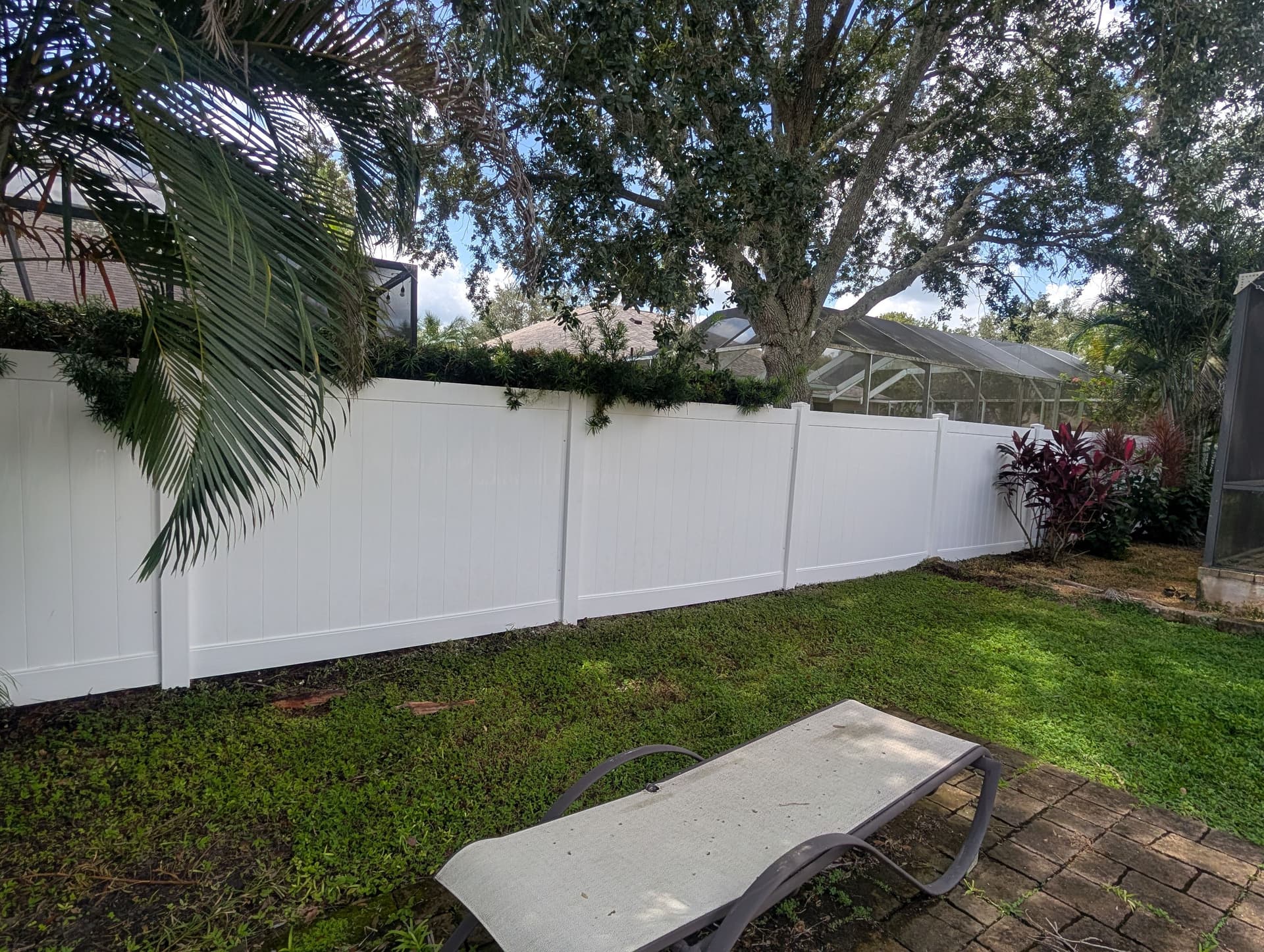 Gallery photos for Vinyl Fence Cleaning That Actually Makes a Difference in Lutz: Image #1
